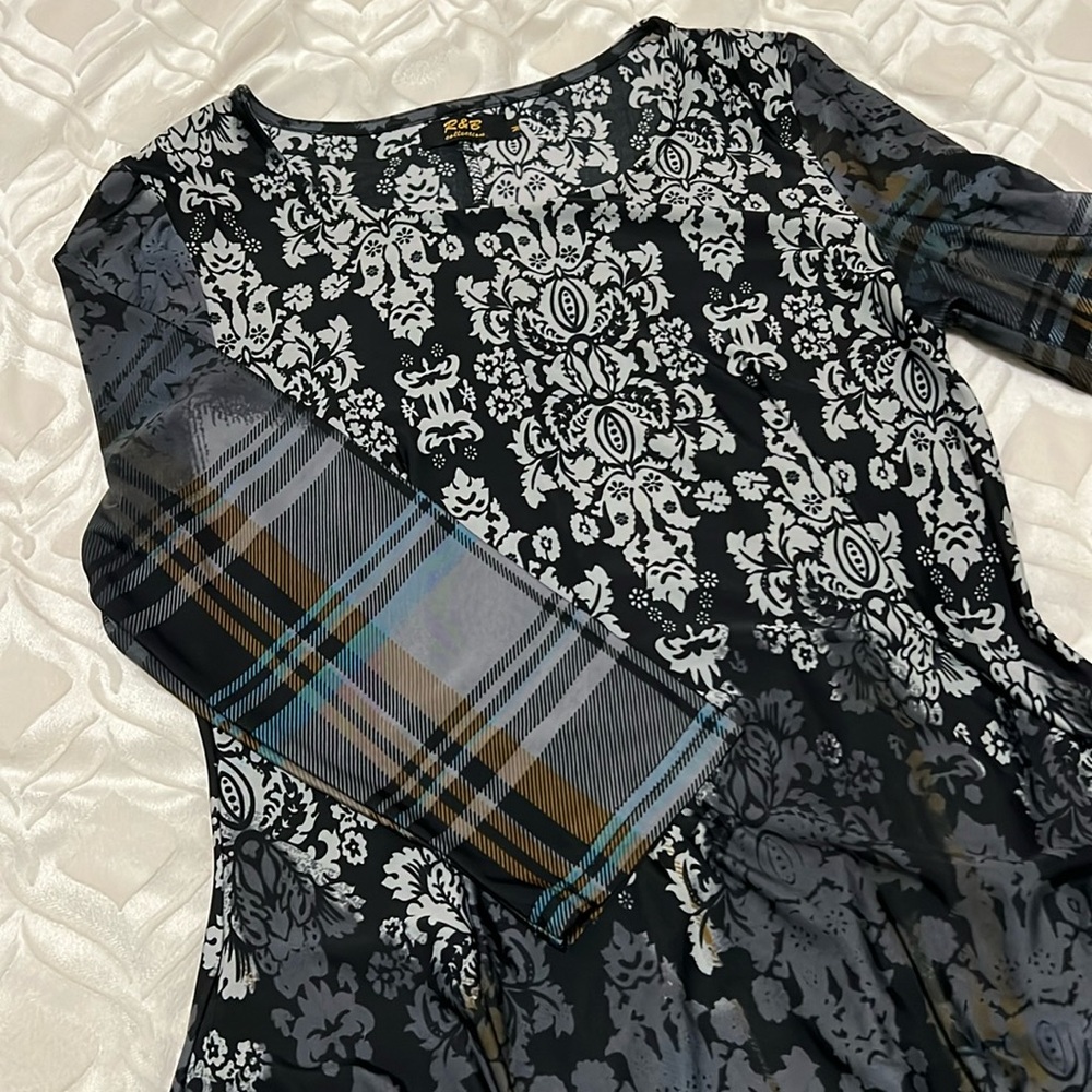 Patterned Handkerchief Dress - Picture 8 of 15